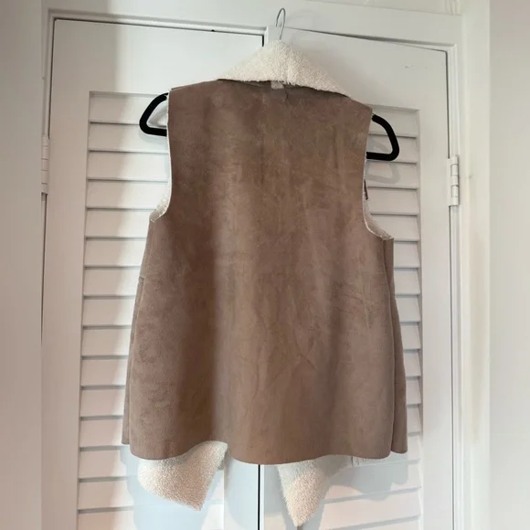 SUSINA Faux Suede Vest size S - Picture 3 of 6